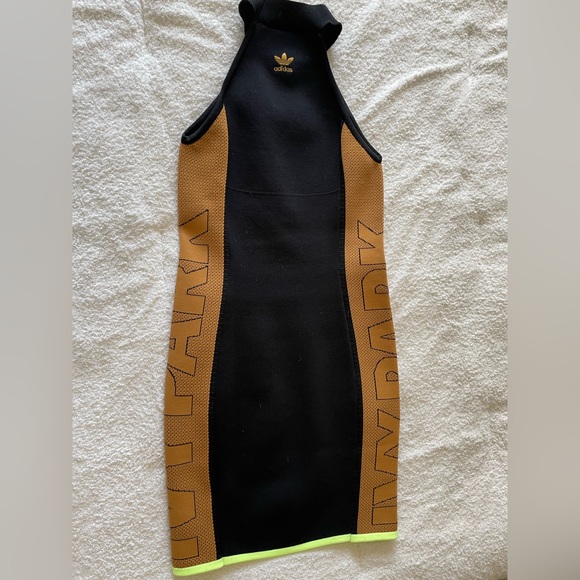 Original ivy park adidas dress, BRAND NEW only worn once - Picture 2 of 5